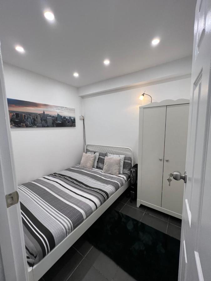 Modern Flat In Central Egham By Windsor Castle, Staines-Upon-Thames And Heathrow Airport Εξωτερικό φωτογραφία