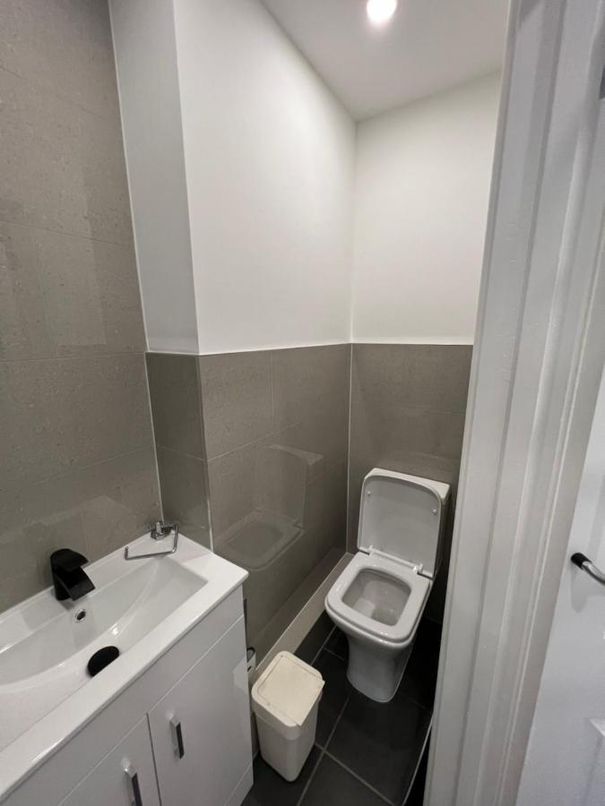 Modern Flat In Central Egham By Windsor Castle, Staines-Upon-Thames And Heathrow Airport Εξωτερικό φωτογραφία