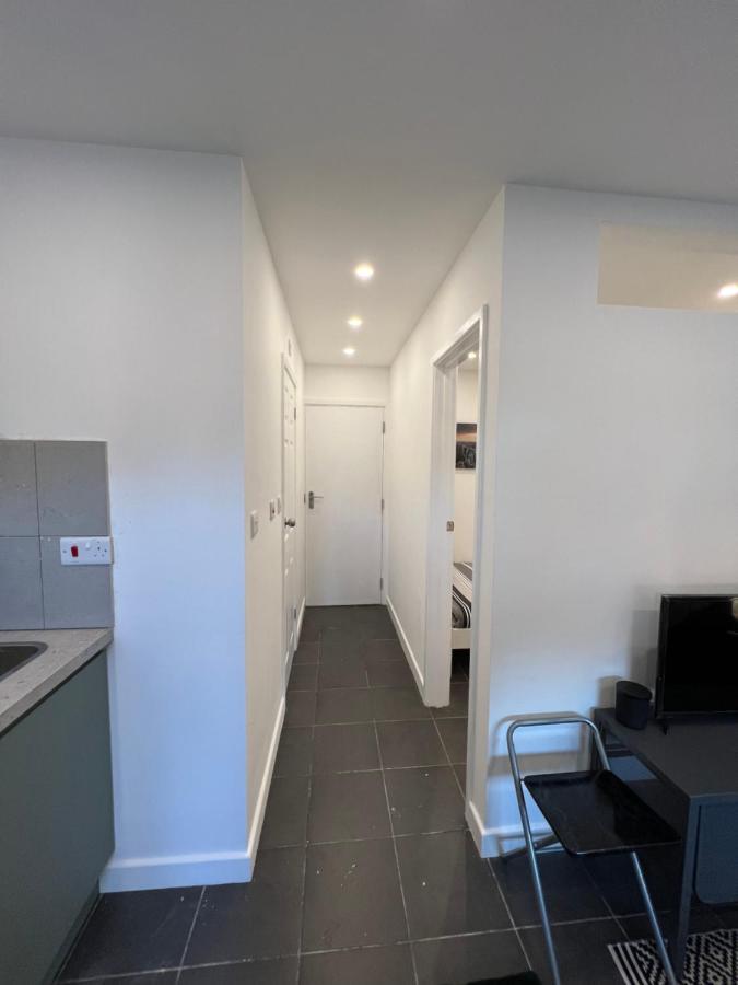 Modern Flat In Central Egham By Windsor Castle, Staines-Upon-Thames And Heathrow Airport Εξωτερικό φωτογραφία