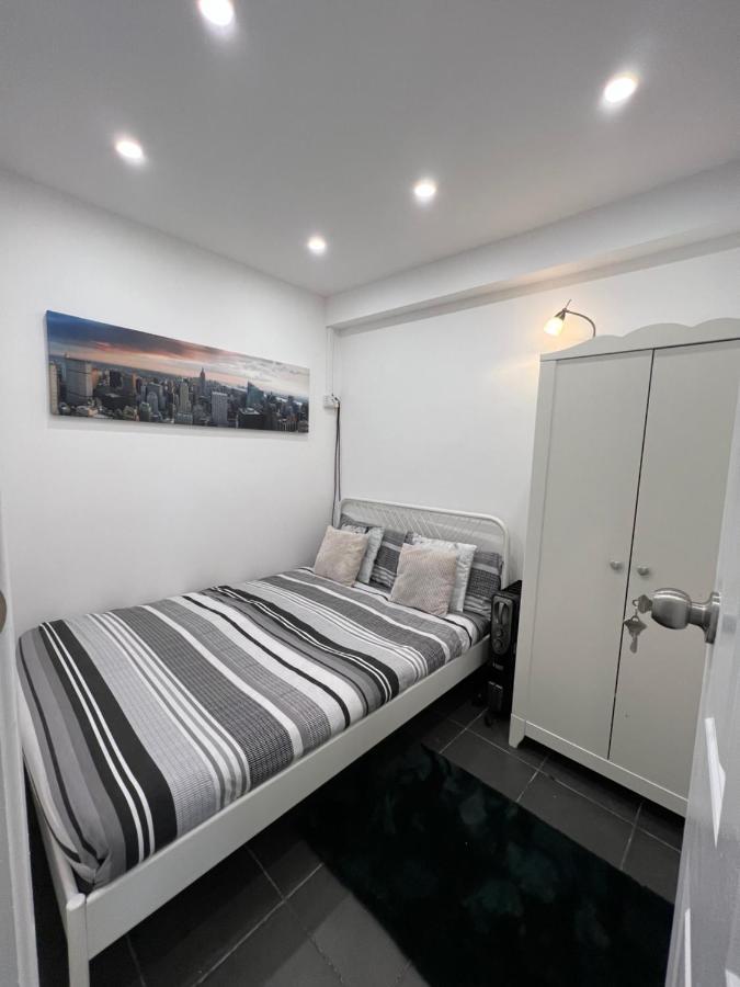Modern Flat In Central Egham By Windsor Castle, Staines-Upon-Thames And Heathrow Airport Εξωτερικό φωτογραφία